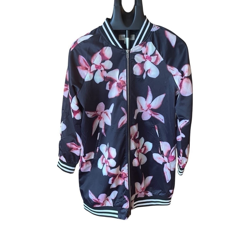 Anthro Luna Moon Oversized Floral
Satin Long Bomber Jacket- Size Small NWOT - Picture 2 of 11